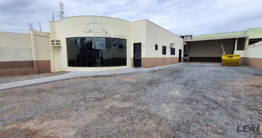 Alugue o imóvel comercial ideal para sua empresa! Localização estratégica e visibilidade garantida para o seu negócio.