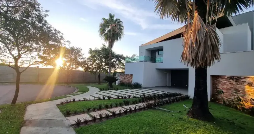 Vende-se Sobrado de Alto Padrão no Condomínio Belvedere I – Cuiabá/MT