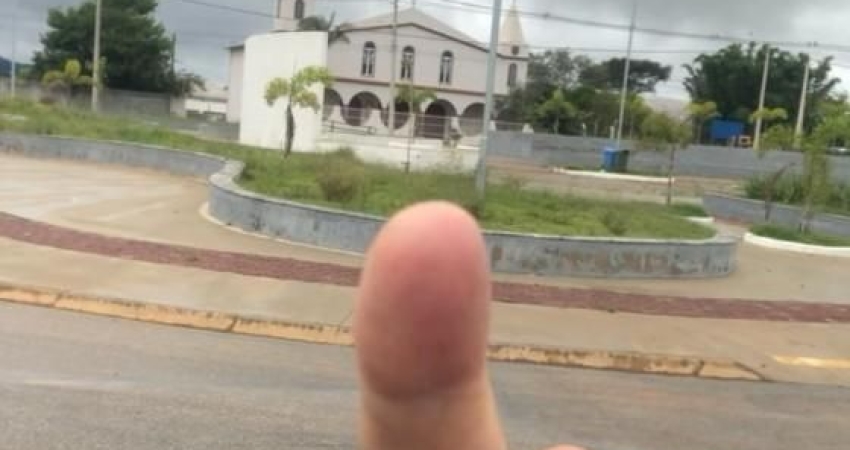 Vendo terreno de esquina no Residencial Paineiras 1 em Capela do Alto SP