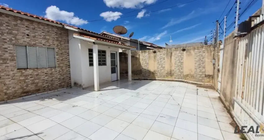 VENDO - Casa no Bairro Santa Terezinha pronta para financiar em Cuiabá/MT