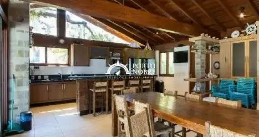 Casa com 7 dormitórios à venda, 482 m² por R$ 2.894.000 - Ponta Grossa - Porto A