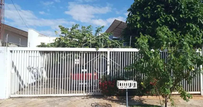Casa com 3 quartos à venda na Rua do Calvário, 6096, Jardim Cristo Rei, Marília