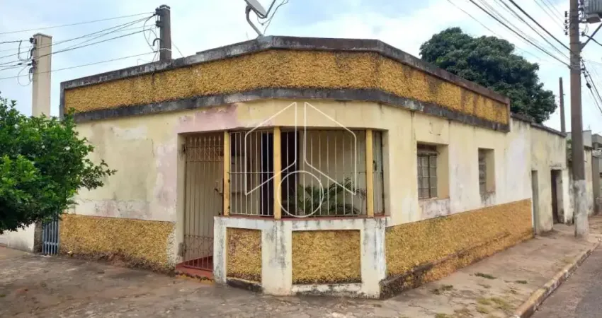 Residência com excelente localização em bairro tradicional, ótima oportunidade para alavancar patrimônio