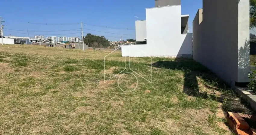 Apresentamos um incrível terreno à venda dentro do charmoso condomínio jardim tropical