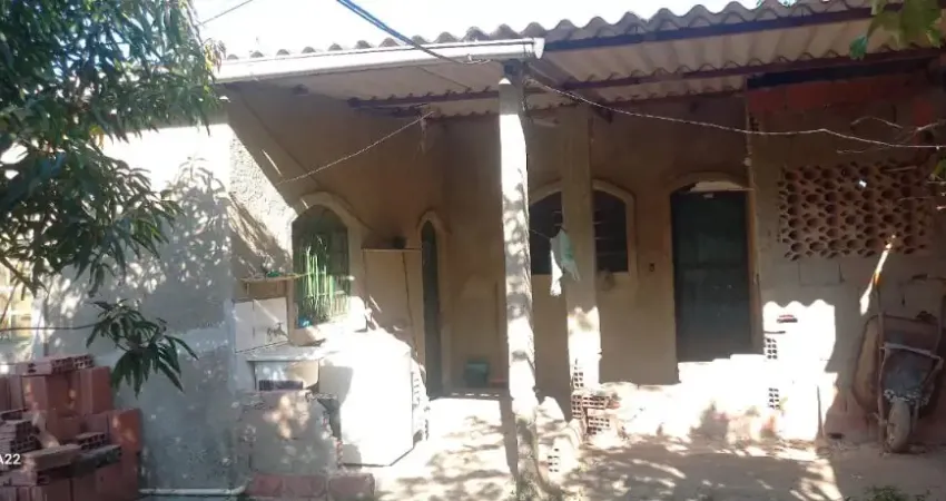 Ótima oportunidade pra sair do aluguel, imóvel comercial nas margens da rj 116.