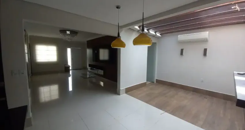 Casa em condomínio fechado com 3 quartos à venda na Avenida Ipiranga, 1596, Goiabeiras, Cuiabá