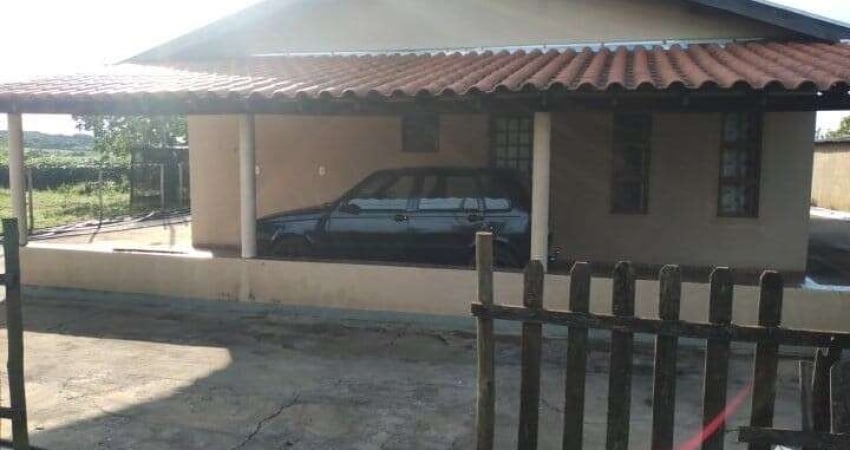 SÍTIO EM FRONTEIRA- MG -  CASA AMPLA COM PISCINA E ESCRITURA REGISTRADA