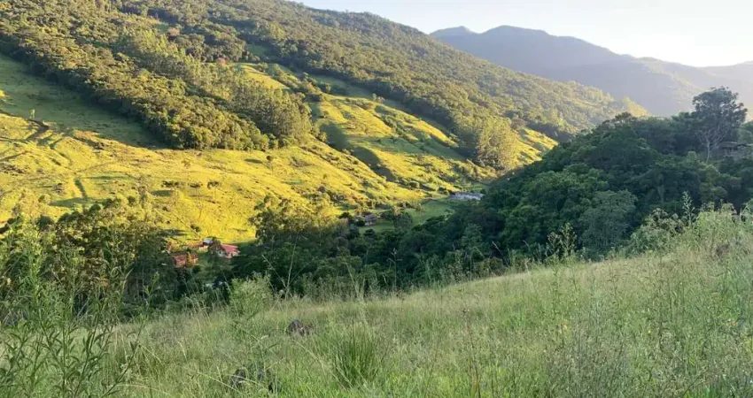 Terreno à venda no Centro, Três Forquilhas 