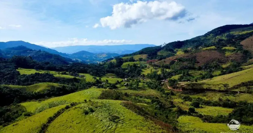 FAZENDA INCRÍVEL COM LINDA VISTA EM SAPUCAÍ-MIRIM/MG