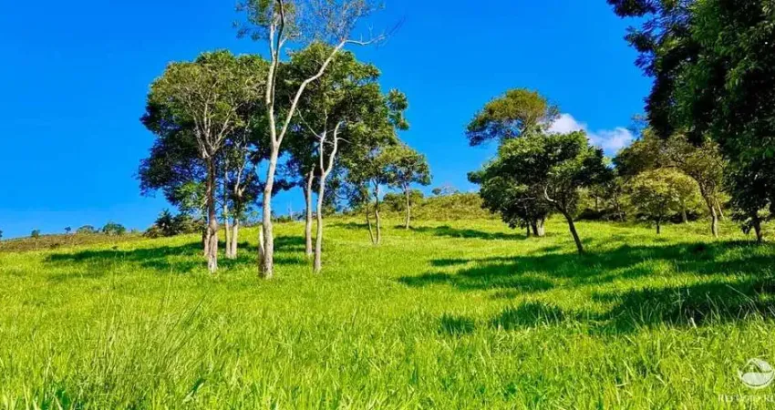 LINDO SÍTIO COM RIO ENCACHOEIRADO NA SERRA DA BOCAINA