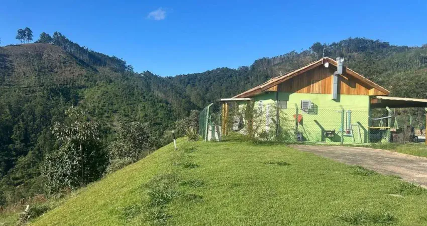 SÍTIO MARAVILHOSO COM ÓTIMA LOCALIZAÇÃO E A MELHOR VISTA DE MONTEIRO LOBATO
