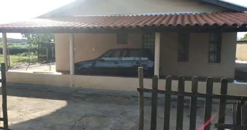 Sítio em fronteira- mg - casa ampla com piscina e escritura registrada