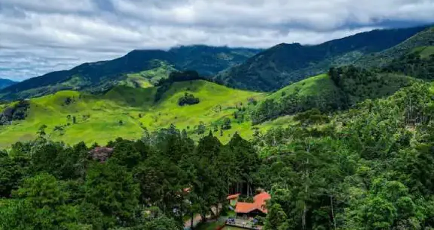 Sítio com casa, restaurante, loja de artesanato e linda paisagem em são francisco xavier