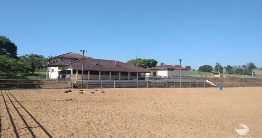 Chácara / sítio com 1 quarto à venda na Vila Galvão, Caçapava 