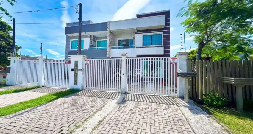 Sobrado com Piscina, 3 dormitórios à venda, 149 m² por R$ 870.000 - Centro - Guaratuba/PR