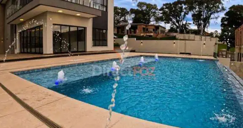 Triplex com elevador a venda no condomínio Porto Madeiro em Foz do Iguaçu.