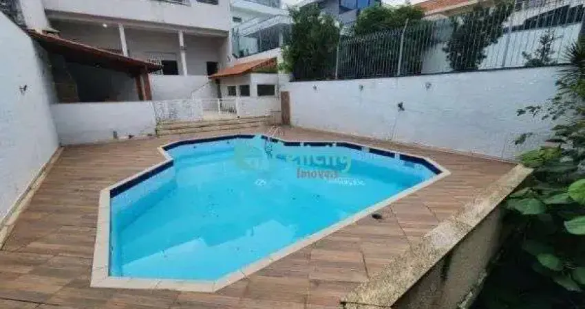 Sobrado com 4 dorms, 1 suíte, 4 vagas, 289m2 na Vila Mangalot