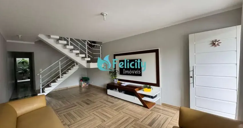 Sobrado com 3 dorms, 1 suíte, 4 vagas, 143m2 no Jardim Felicidade