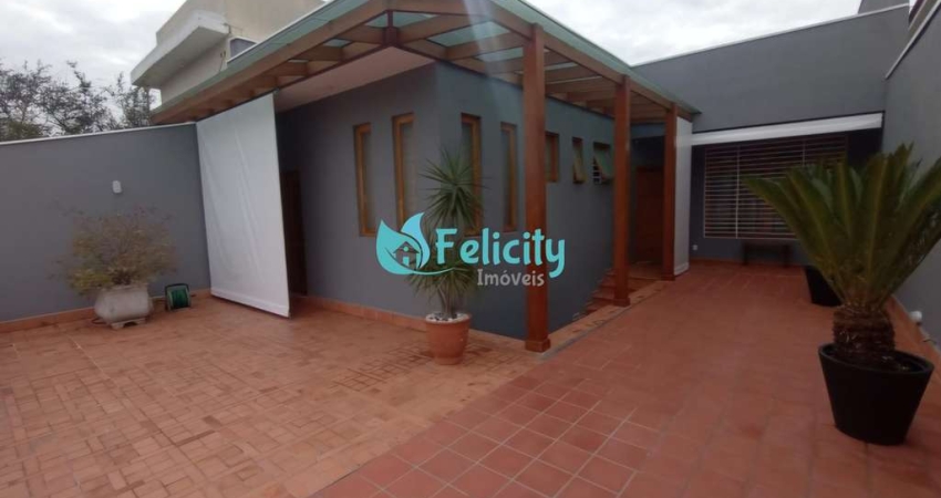 Casa com 3 suítes, 5 vagas e 217m2 na Vila Primavera