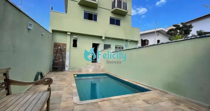 Sobrado com 4 dorms, 3 suítes, 6 vagas, 200m2 no Parque São Domingos