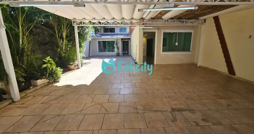 Sobrado com 3 dorms, 1 suíte, 6 vagas, 140m2 no Conj. Res. Vista Verde