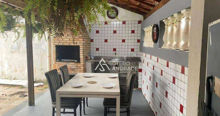 Casa com piscina no Portal Patrimonium no Massaguaçu