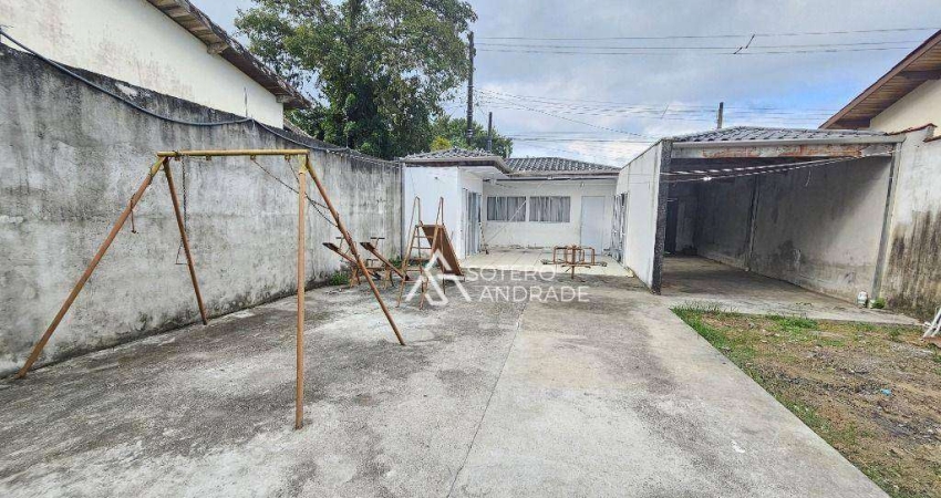 Casa no bairro Getuba, bairro familiar com total infraestrutura