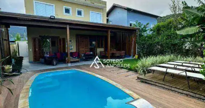 Maravilhosa casa com piscina com localização privilegiada na praia massaguaçu