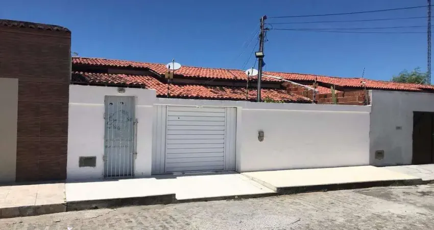 Casa com 2 quartos à venda na Rua Humberto Levita, 117, Aruana, Aracaju