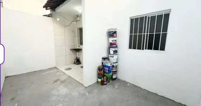 Casa à venda em rua pública, TRÊS IRMÃS, Campina Grande, PB