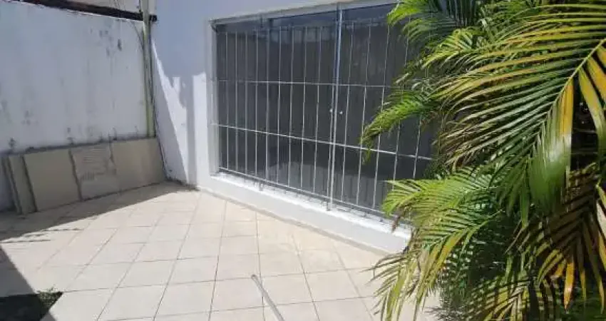 Casa à venda em rua pública, GRUTA DE LOURDES , Maceió, AL