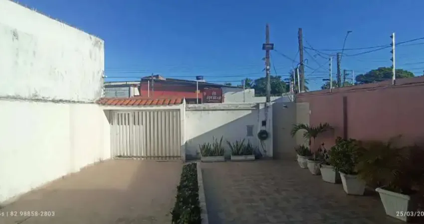 Casa à venda em rua pública, FEITOSA , Maceió, AL
