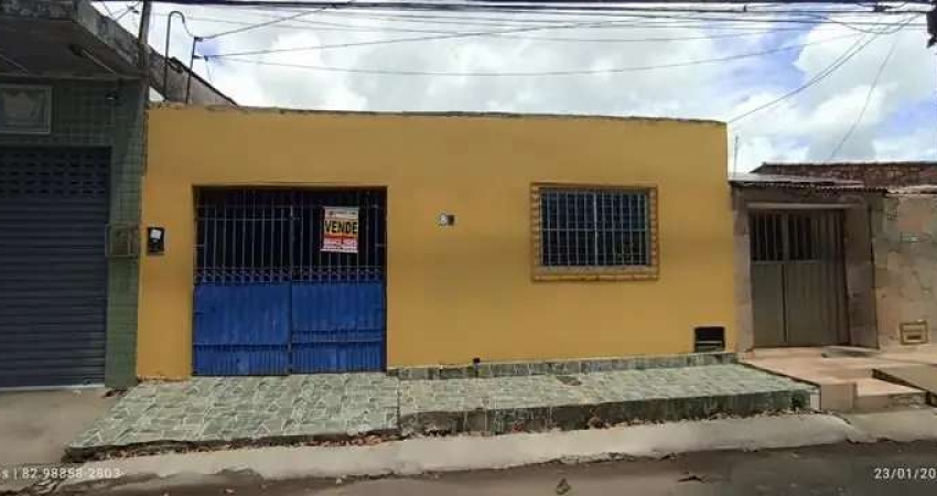 Casa à venda em rua pública, BENEDITO BENTES , Maceió, AL