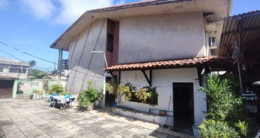 Casa à venda em rua pública, BARRO DURO , Maceió, AL