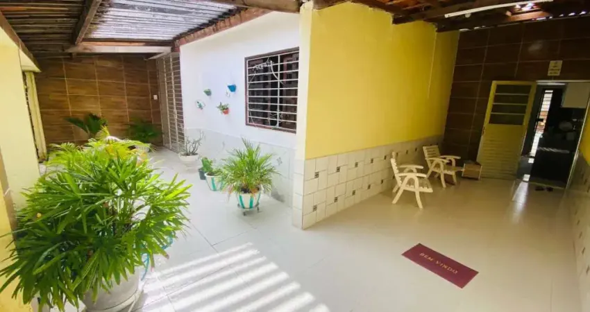 Casa à venda em rua pública, BARRO DURO , Maceió, AL