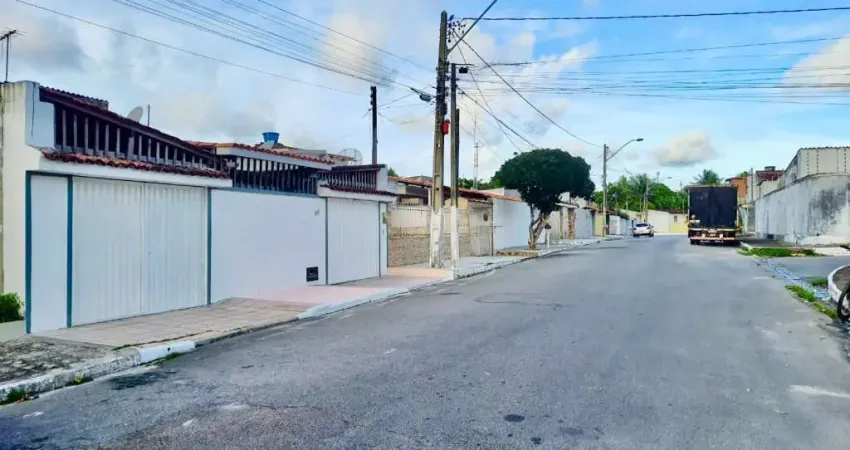 Casa com 3 quartos à venda na Rua Doutor Francisco Gazaneo, 6, Feitosa, Maceió