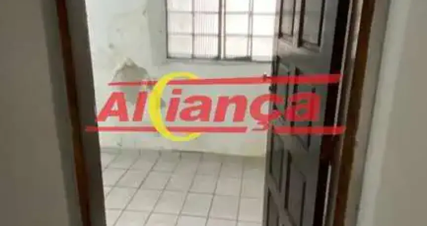 Casa com 1 dormitório para alugar, 60 m² - Jardim Adriana - Guarulhos/SP  POR  1.300,00