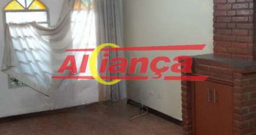 CASA TÉRREA PARA ALUGAR COM 04 QUARTOS, SUÍTE, 04 VAGAS, 380M², JARDIM ZAIRA - GUARULHOS/SP