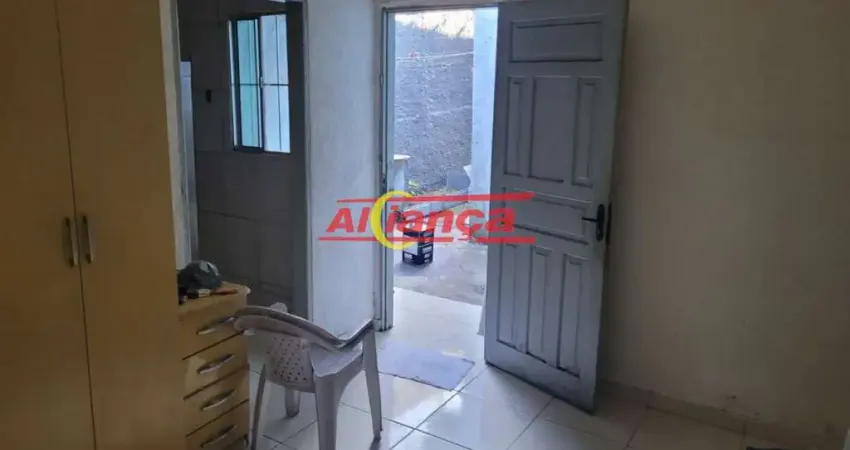 CASA COM 01 QUARTO, 25M², JARDIM VILA GALVÃO - GUARULHOS/SP POR R$ 1.110,00