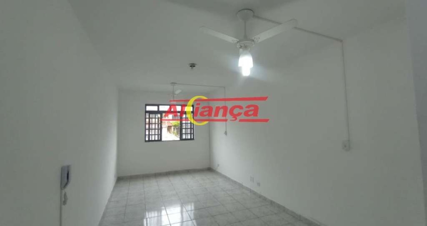 Sala para alugar, 31 m²  - Cocaia - Guarulhos/SP - por R$ 775,00