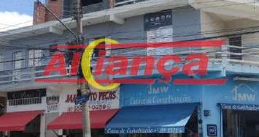 Casa com 1 quarto, sala, cozinha e sacada para alugar no Jd. Palmira - Por R$ 1.362,00