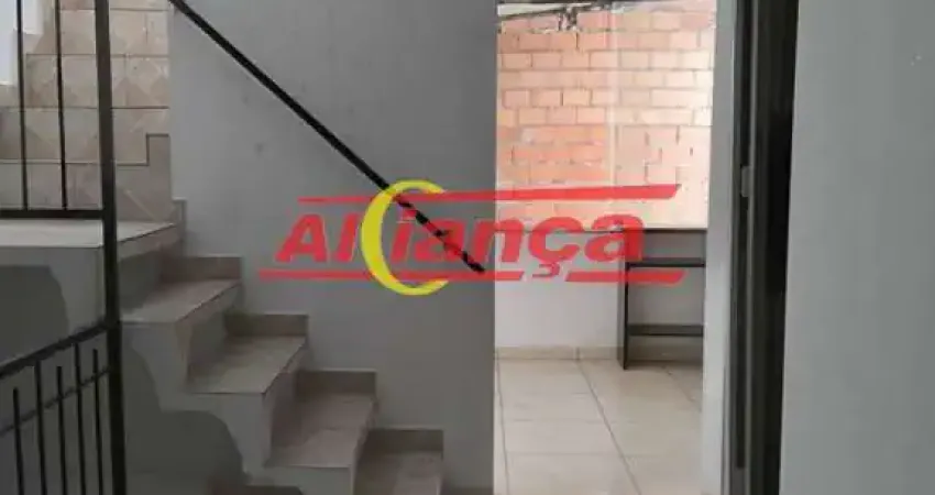 Casa para alugar com 3 quartos sendo 1 suíte e 1 vaga  no Jd. Santa Emília - por R$ 1.700,00