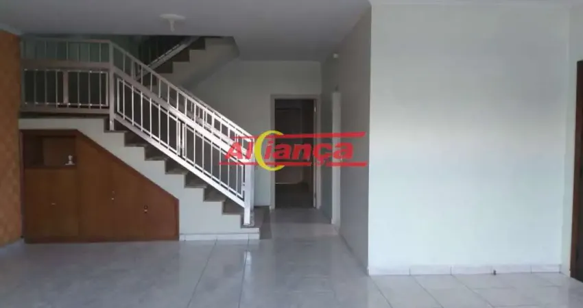 Sobrado Comercial para alugar com 3 quartos, 1 suite, 4 vagas de garagem - Centro - Guarulhos