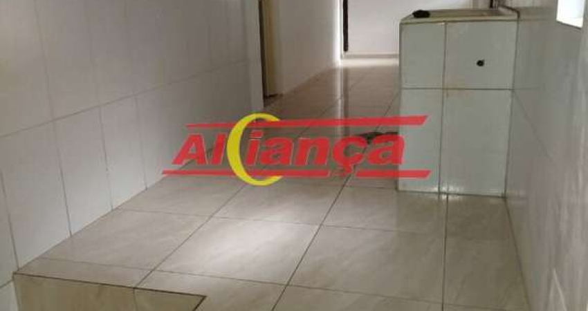 Casa para alugar com 1 quarto, sala, cozinha, Taboão - Guarulhos por R$: 1.000,00