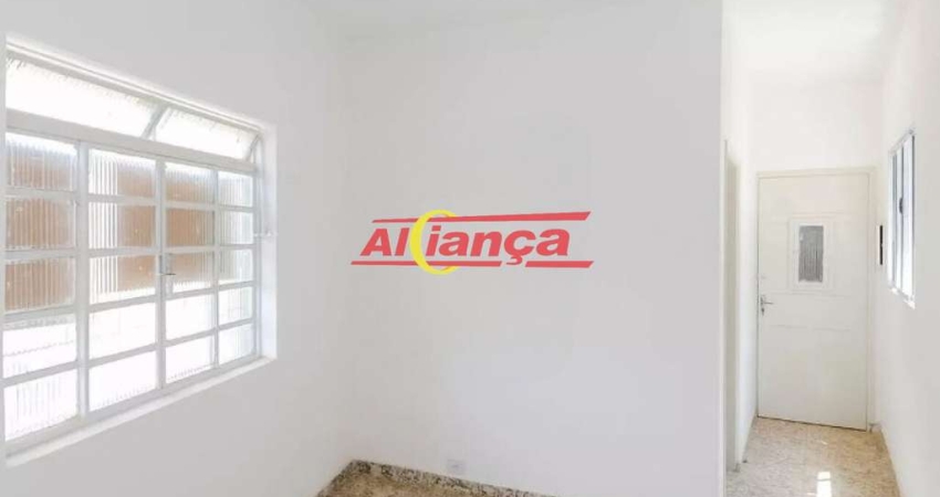 Casa não individual  com 1 quarto para alugar,  30m² - Jardim Palmira - Guarulhos/SP