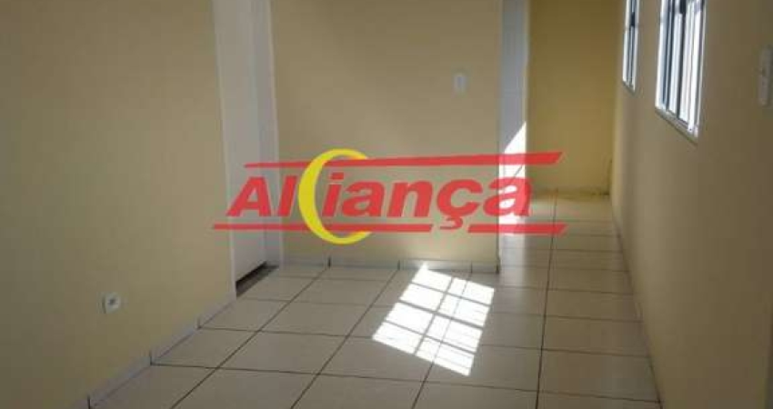 Apartamento para alugar com 2 quartos, sala, quintal,  Ponte Grande - Guarulhos 1.550,00