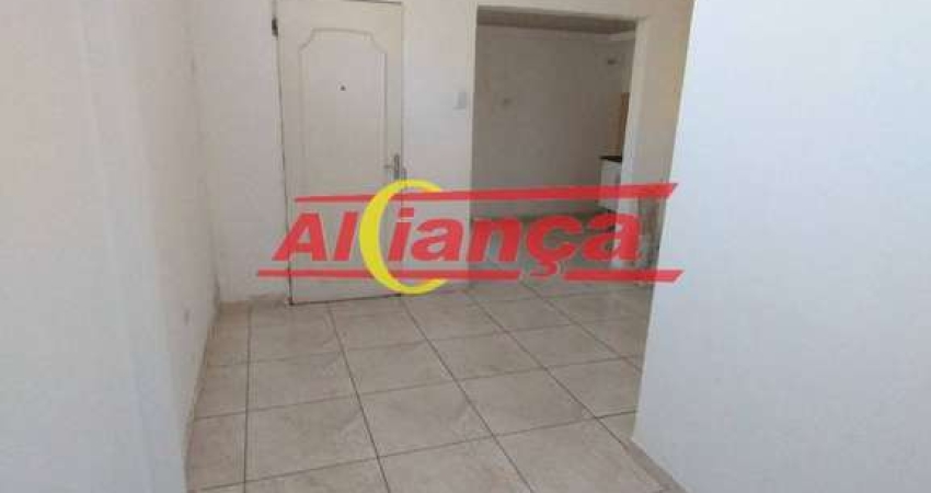 Casa comercial para alugar com 1 quarto, Bom Clima - Por R$ 1.000,00