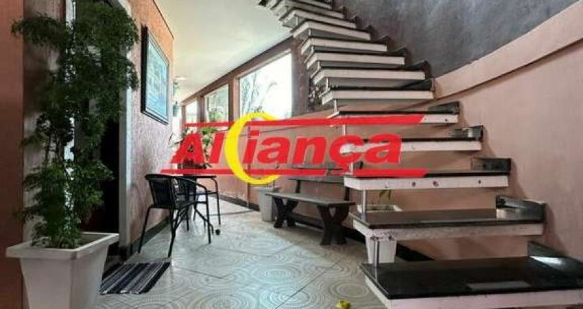Sobrado com 2 quartos para alugar, 150m² - Jardim Flor da Montanha - Guarulhos /SP -R$ 3.500,00