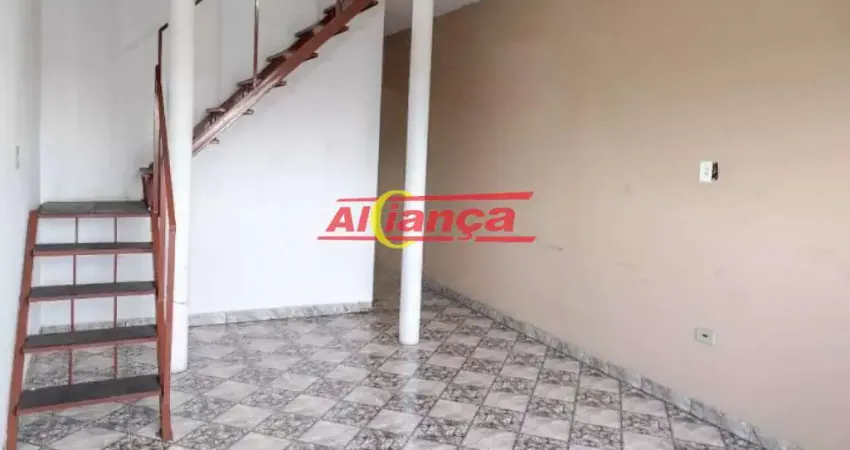 Sobrado não individual para alugar, 2 quartos e 2 vagas, 200m², Jardim Paraíso- Guarulhos R$ 2.000
