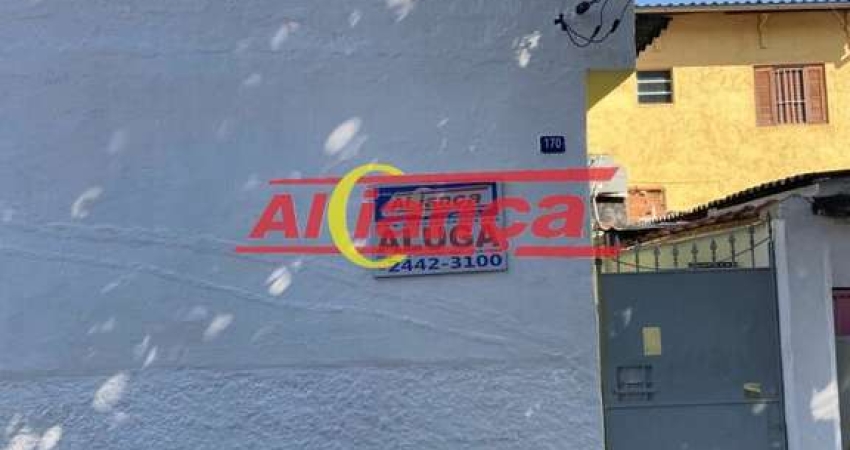 Casa com 1 dormitório para alugar, 40m² -  Jardim Munhoz - Guarulhos/SP por R$ 1.250,00